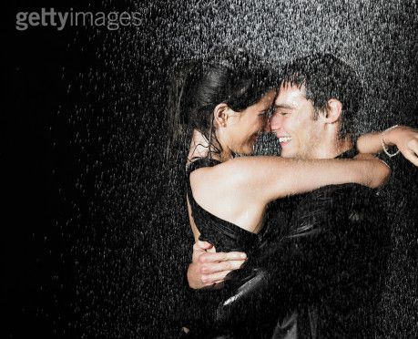 Любовь.... Love-couple-in-the-rain